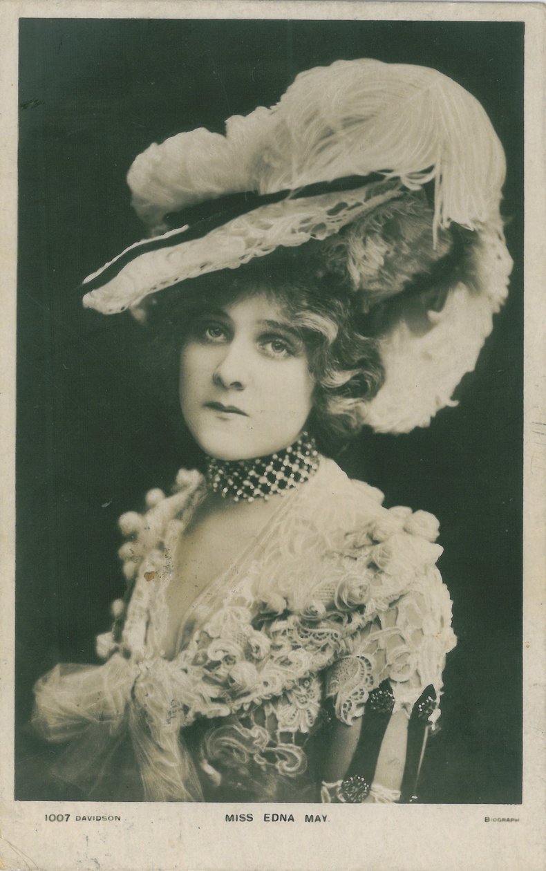 Célébrités de la scène : Miss Edna May, vers 1903-08 - English Photographer