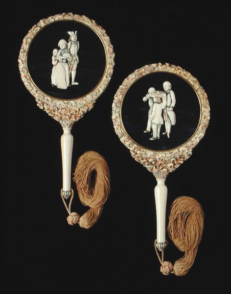 Paire de miroirs à main, probablement fabriqués à Canton, période Qianlong, 1736-95 - Chinese School