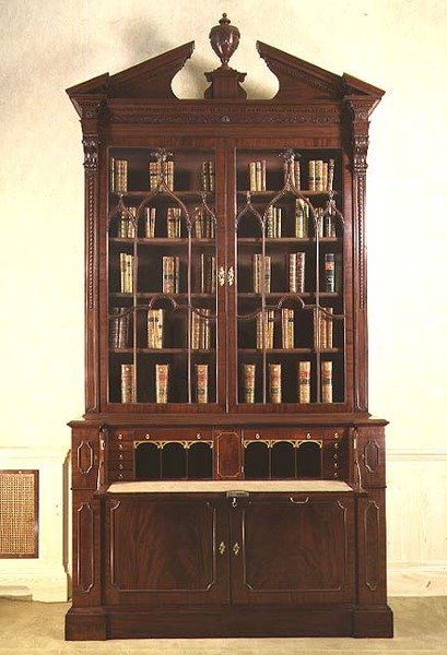 Bibliothèque Chippendale à fronton brisé avec tracé gothique, c.1760 - English School