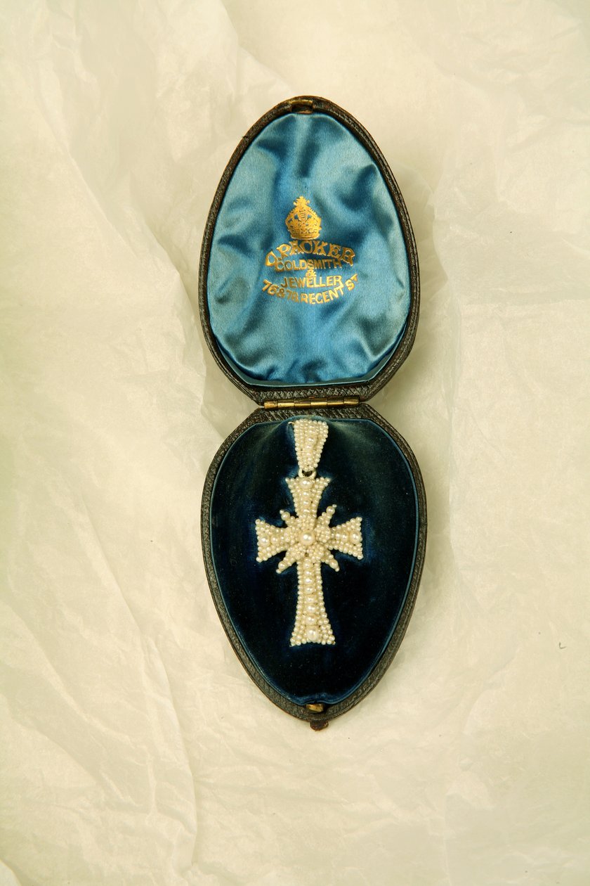 Pendentif Cruciforme dans une Boîte en Cuir, c.1855-80 - English School