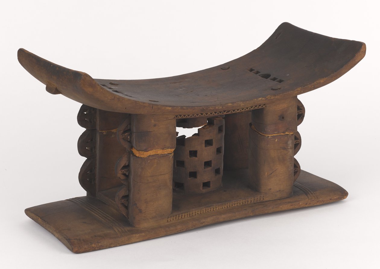 Tabouret ashanti pris au palais du roi Prempei à Kumasi pendant la 3e guerre ashanti, vers 1896 (bois) - African