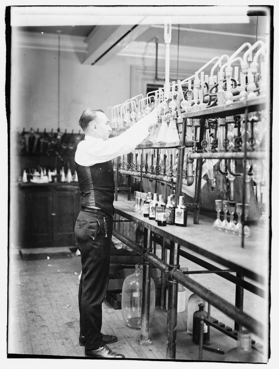Chimiste du Bureau des recettes internes G.F. Beyer - American Photographer
