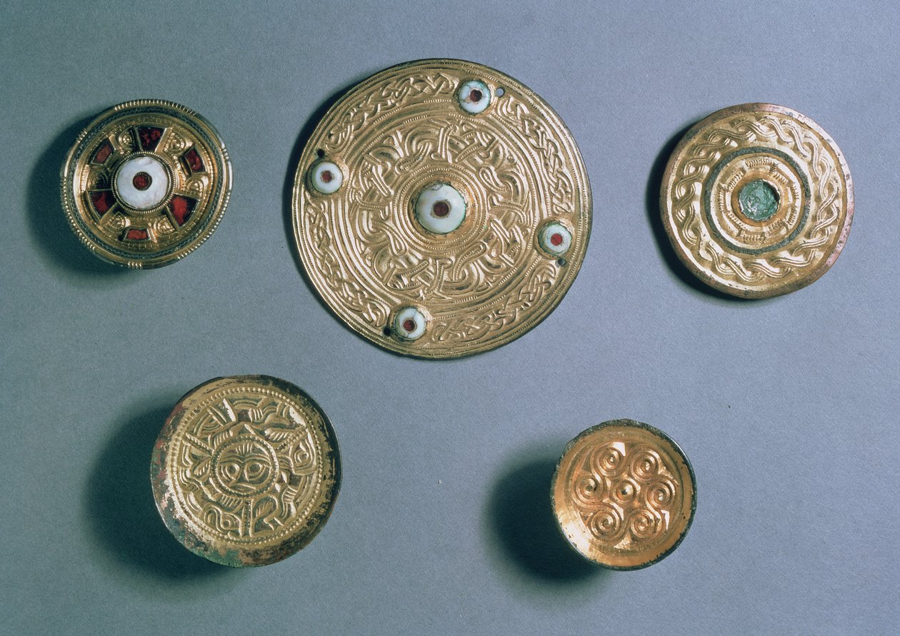 Pendentifs à disque incrustés de bijoux, anglo-saxon (or, argent doré et pierres semi-précieuses) - Anglo Saxon