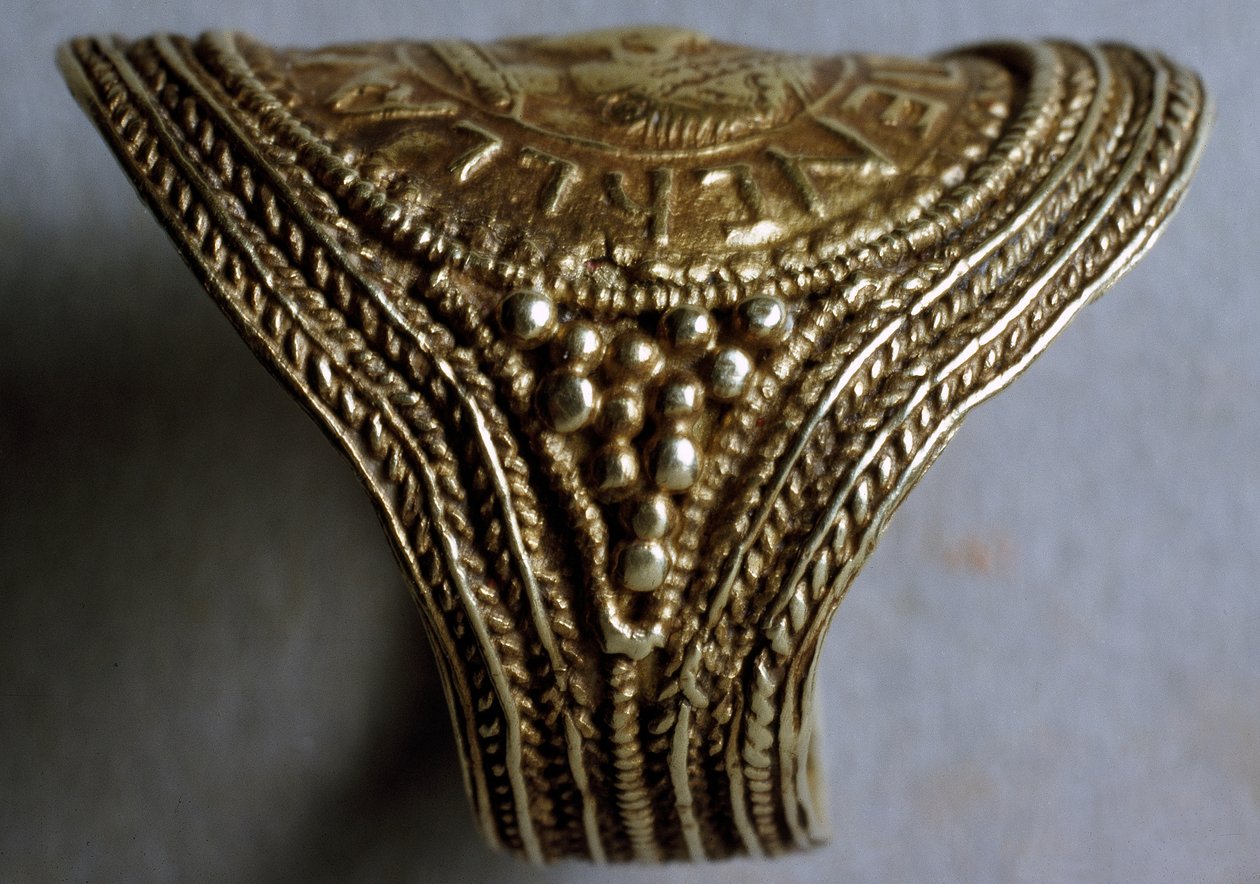 Anneau saxon tardif, probablement vers VIIe siècle (détail) - Anglo Saxon
