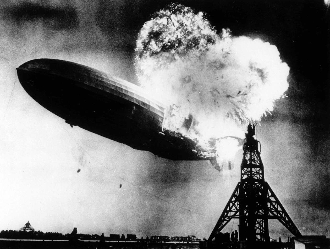 La catastrophe du Hindenburg 6 mai - Anonymous Anonymous