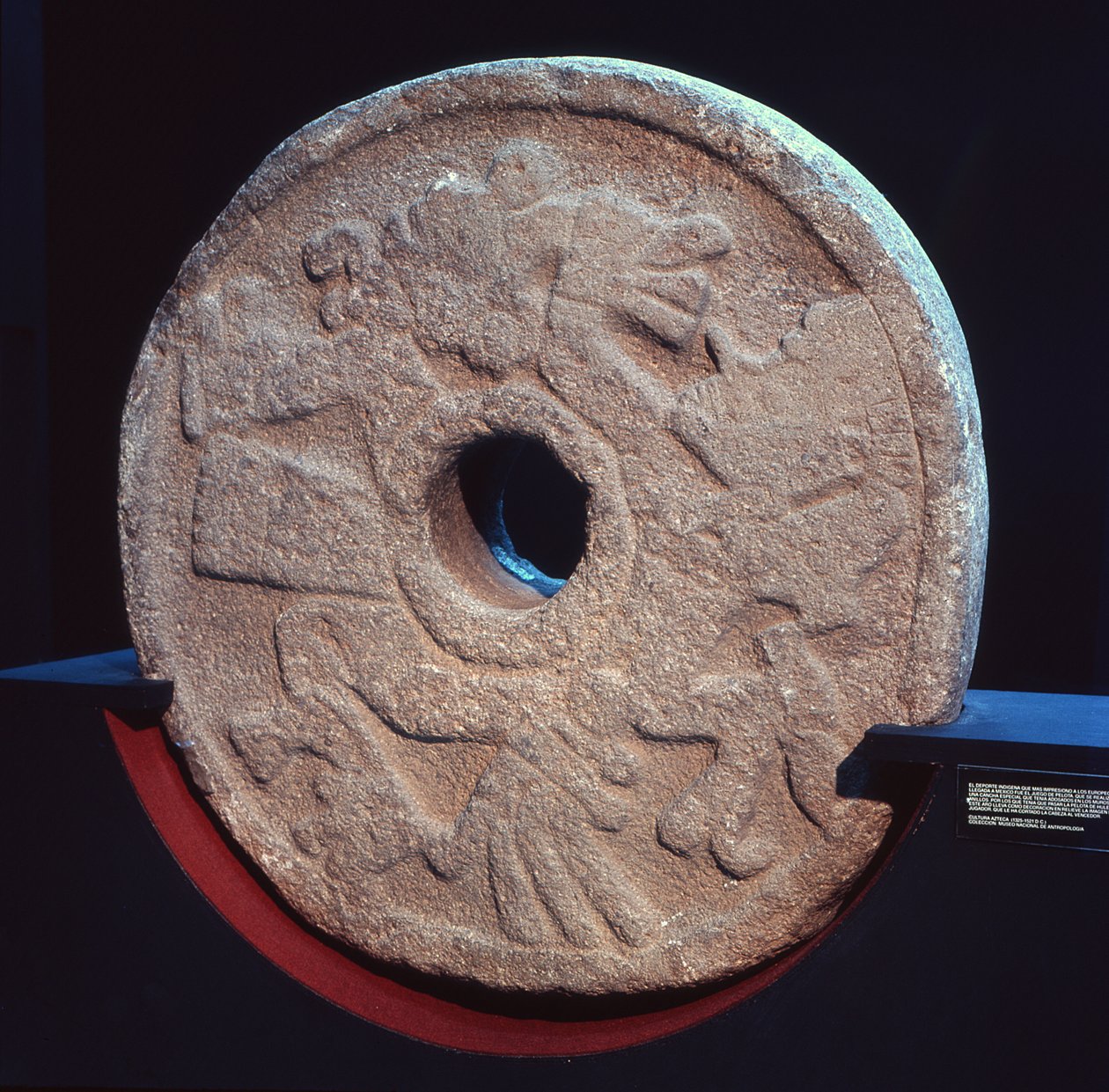 Pierre utilisée pour jouer à la pelote - Aztec