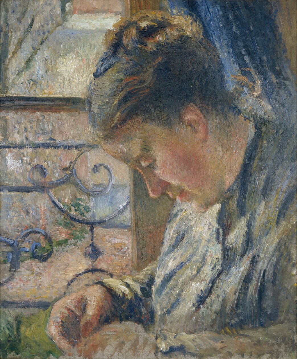 Mme Pissarro cousant près d