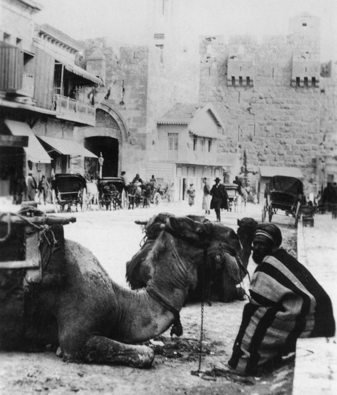 Près de la porte de Jaffa, Jérusalem, vers 1927-1931 - Cavanders Ltd