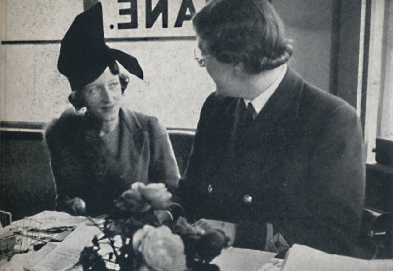 Un chapeau différent bientôt, 1941 - Cecil Beaton