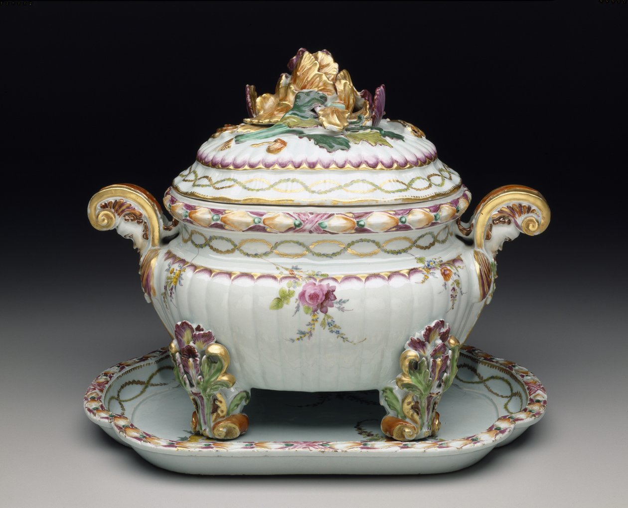 Soupière sur pied, vers 1775 - Chinese School