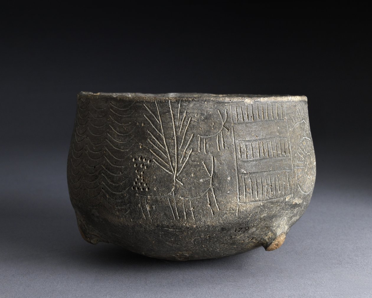 Bol, avec décoration incisée représentant des cerfs, de Los Millares, Espagne, Âge du Cuivre, c.2000 av. J.-C. (poterie) - Copper Age