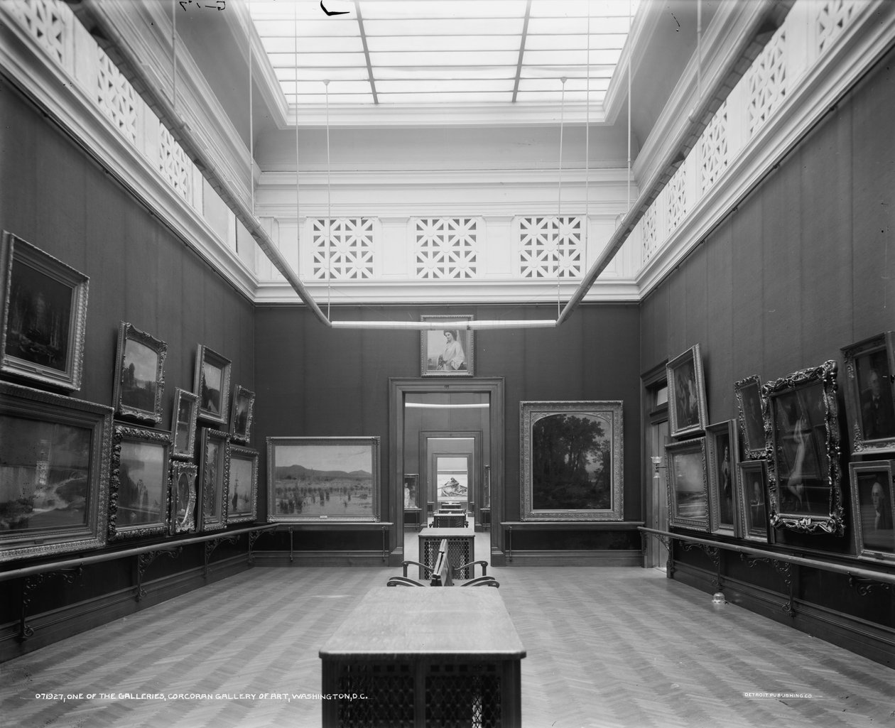 Une des galeries, Corcoran Gallery of Art, Washington, D.C., vers 1905-15 - Detroit Publishing Co.