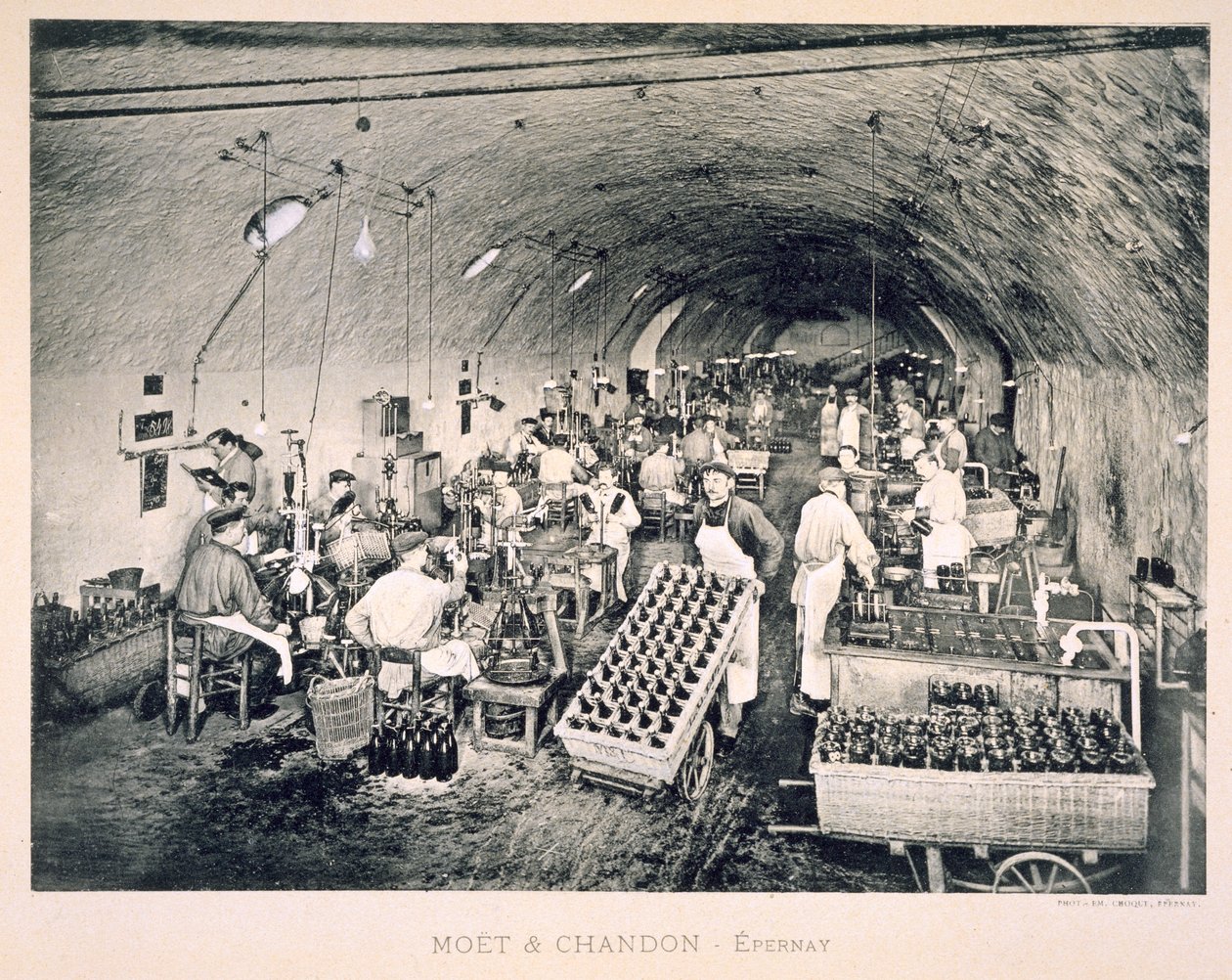 Scellement du champagne en bouteille, de 