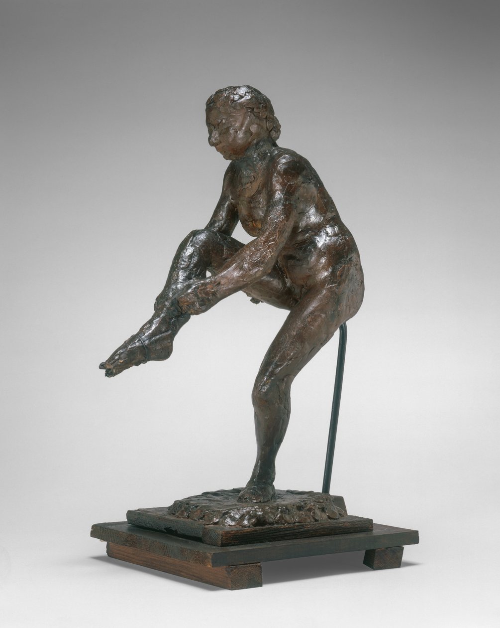 Danseuse mettant son bas - Edgar Degas
