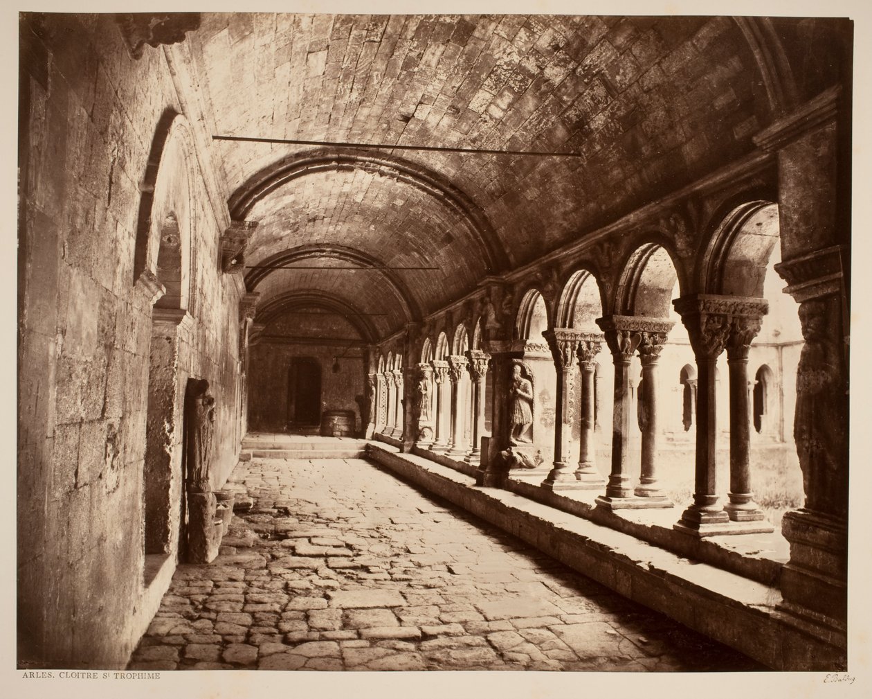 Arles. Cloître Saint-Trophime (galerie nord) - Édouard Baldus
