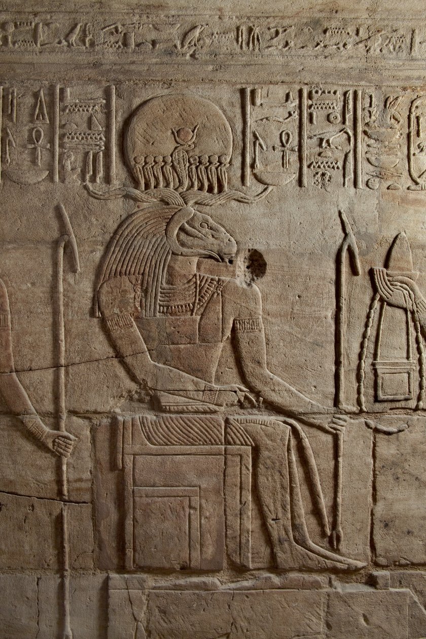 Relief sur un sanctuaire érigé par le pharaon Taharqa dans la cour du temple d