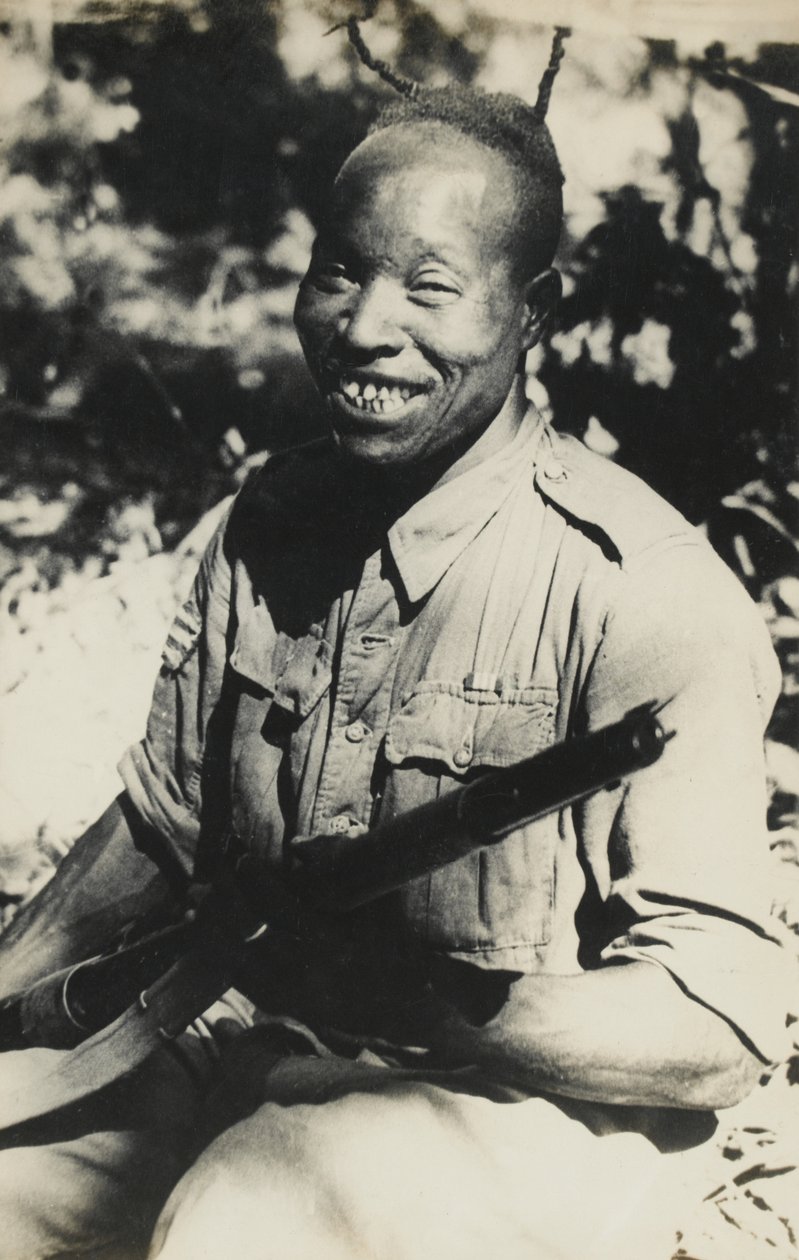 Un sergent nigérian attaché à la 5e brigade ouest-africaine, 1944 - English Photographer
