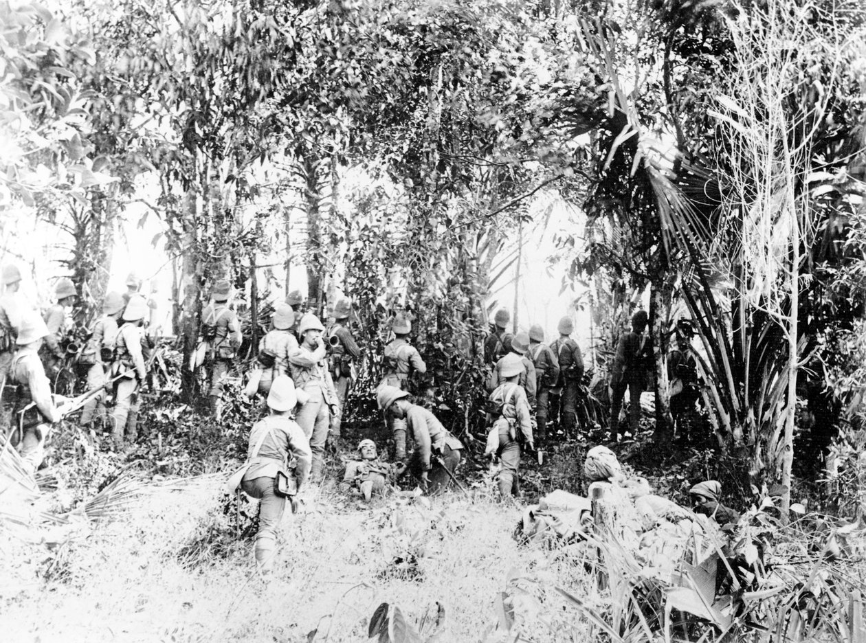 Assaut sur le stockade de Kyaing-Kwintaung, Birmanie, par le 2e régiment de Devon, pendant la campagne de Wuntho Sawbwa, 1891 - English Photographer