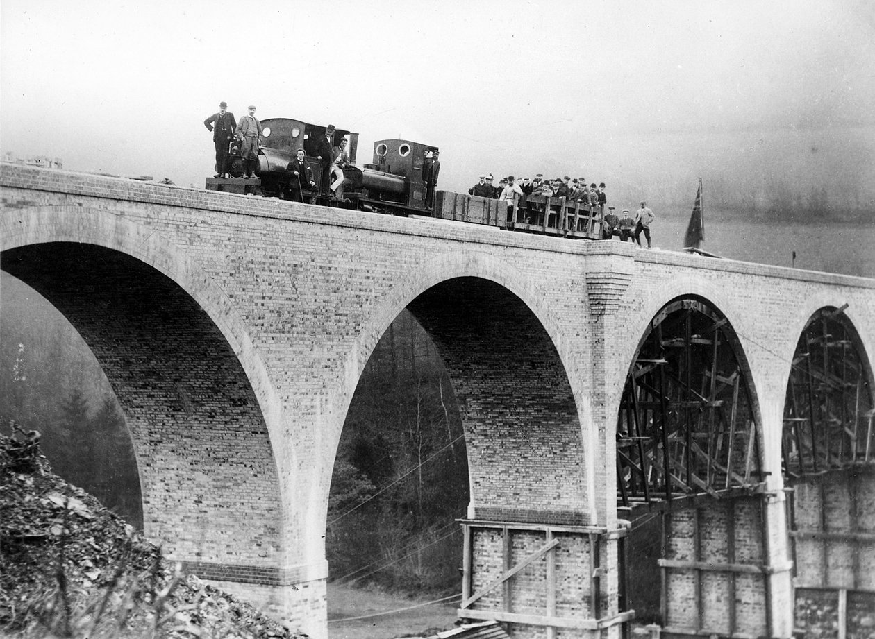 Viaduc de Chelfam en construction, c.1897 - English Photographer