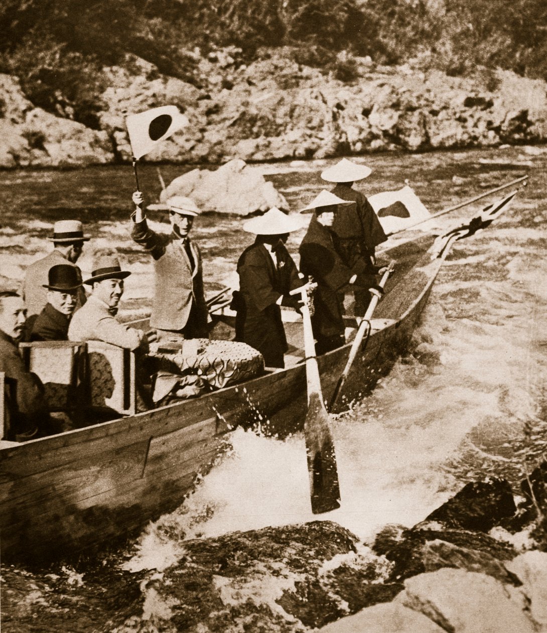 Le roi Édouard VIII aux rapides de Kyoto au Japon, 1922 - English Photographer