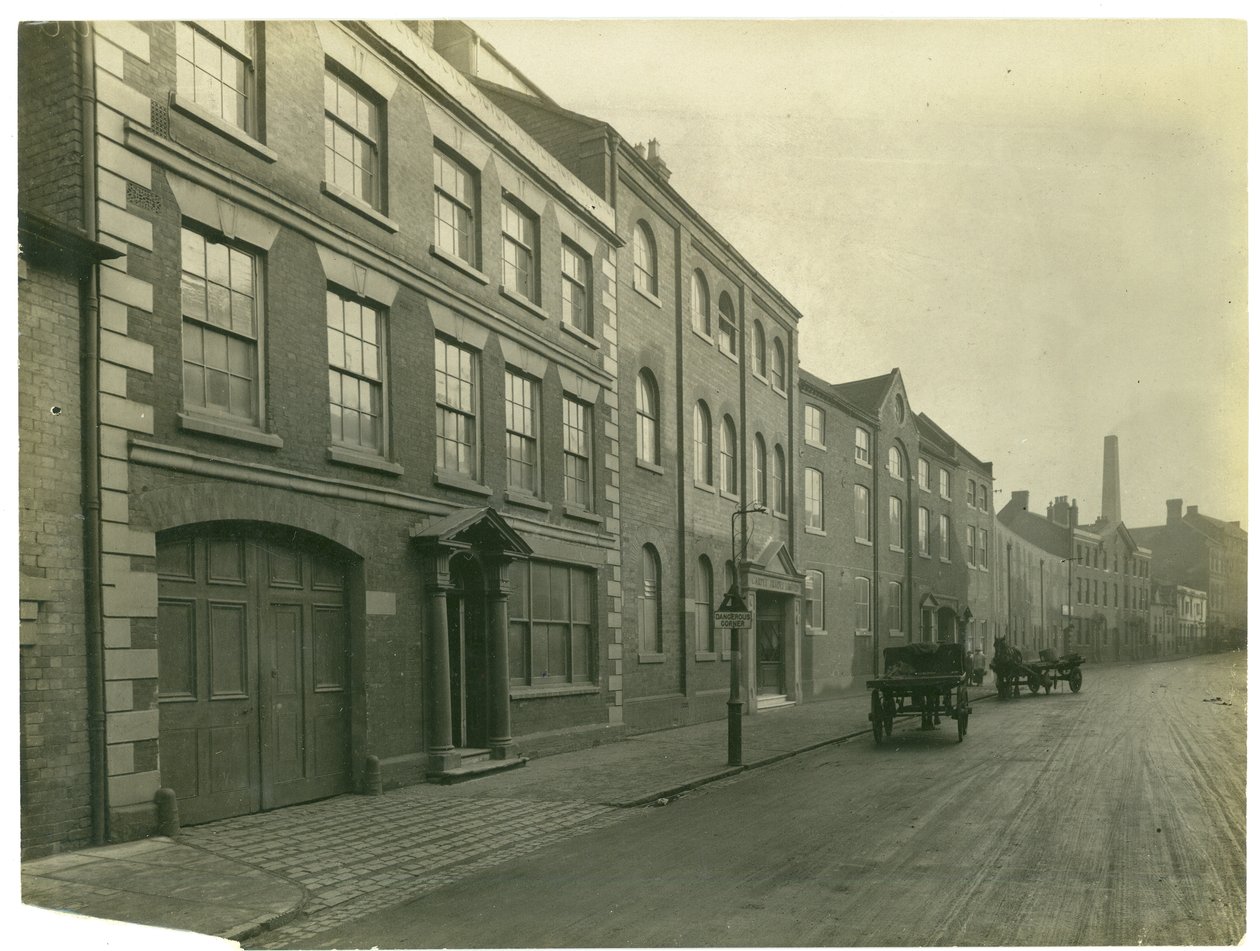 Mill Street, Kidderminster Carpet Trades, 1923 - English Photographer