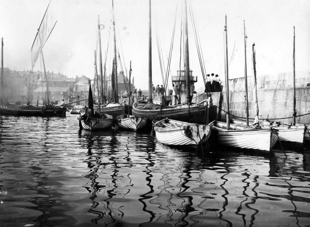 Smeatons Pier, St Ives, vers 1890s - English Photographer