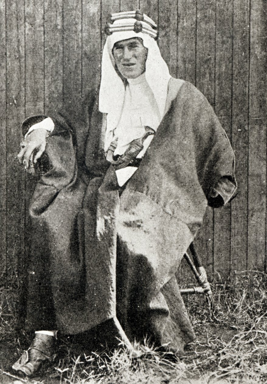 T. E. Lawrence en tenue arabe complète, 1919 - English Photographer