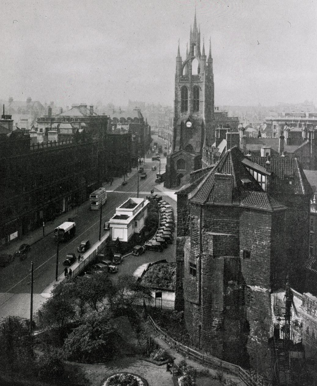 Vue de la cathédrale Saint-Nicolas, Newcastle-upon-Tyne - English Photographer