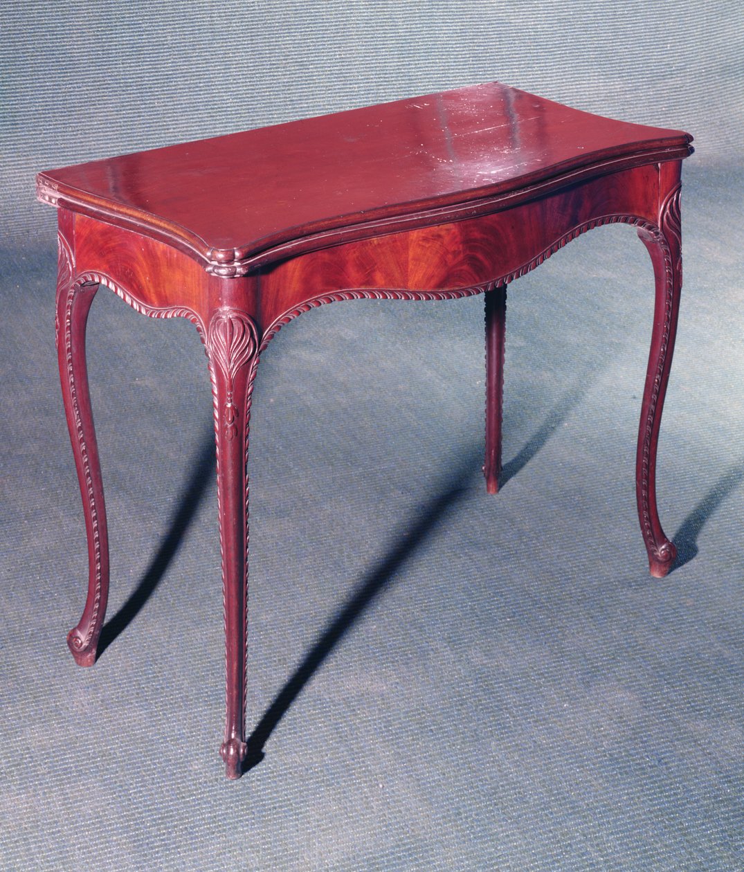 Table de jeu sculptée, vers 1770 - English School