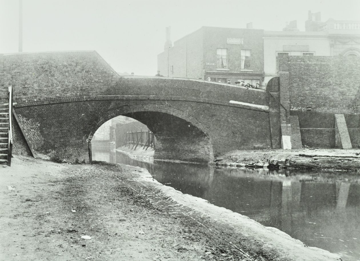 Vieux pont de la Victoire, 1895 - English Photographer
