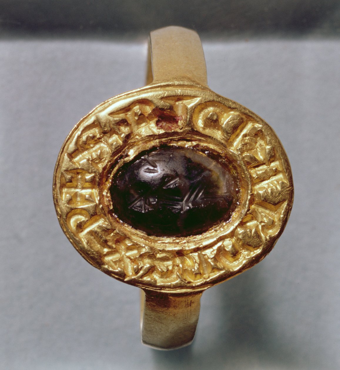 Bague du roi Richard (or et pierre précieuse) - English School