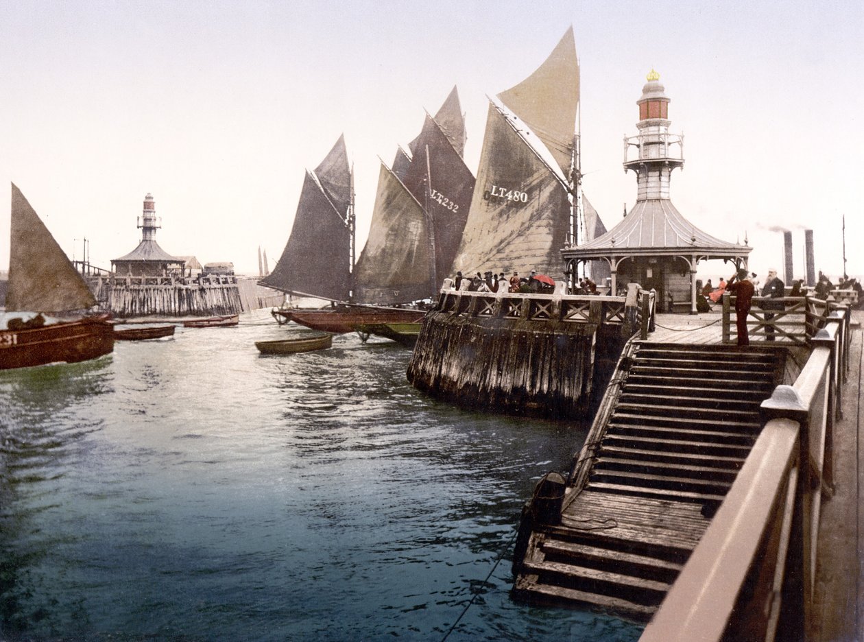 Pier Head II, Lowestoft - English School