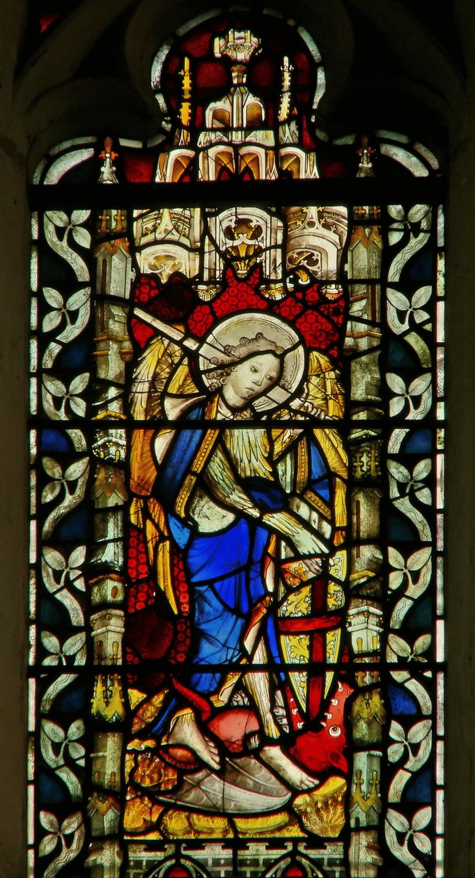 Vitrail représentant Saint Michel - English School