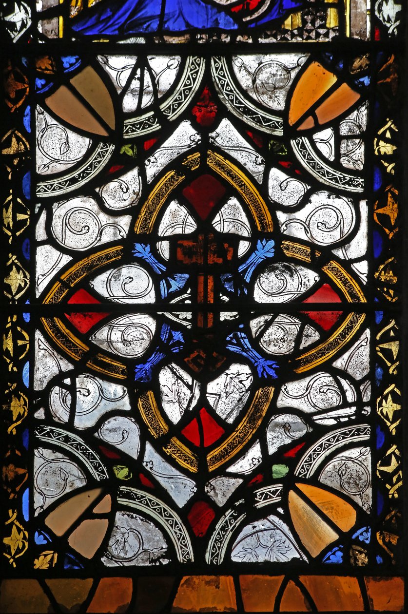 Fenêtre n4 représentant grisaille et emblème de Saint Pierre - English School