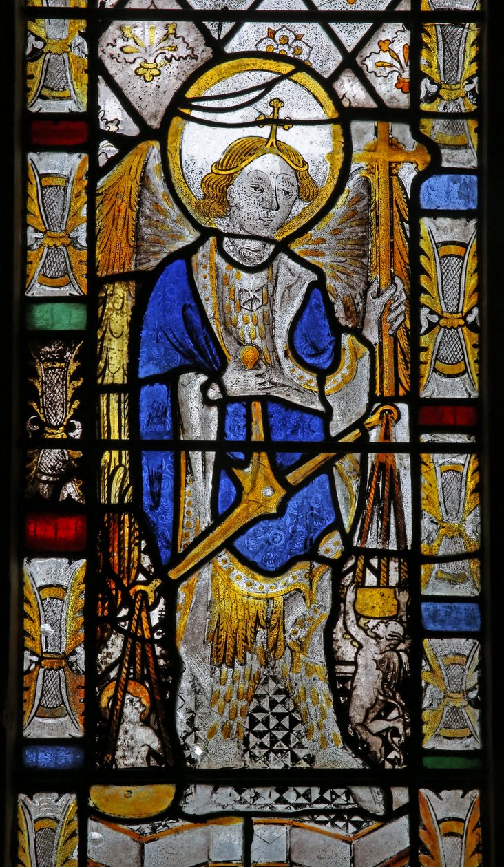 Fenêtre représentant Saint Michel - English School