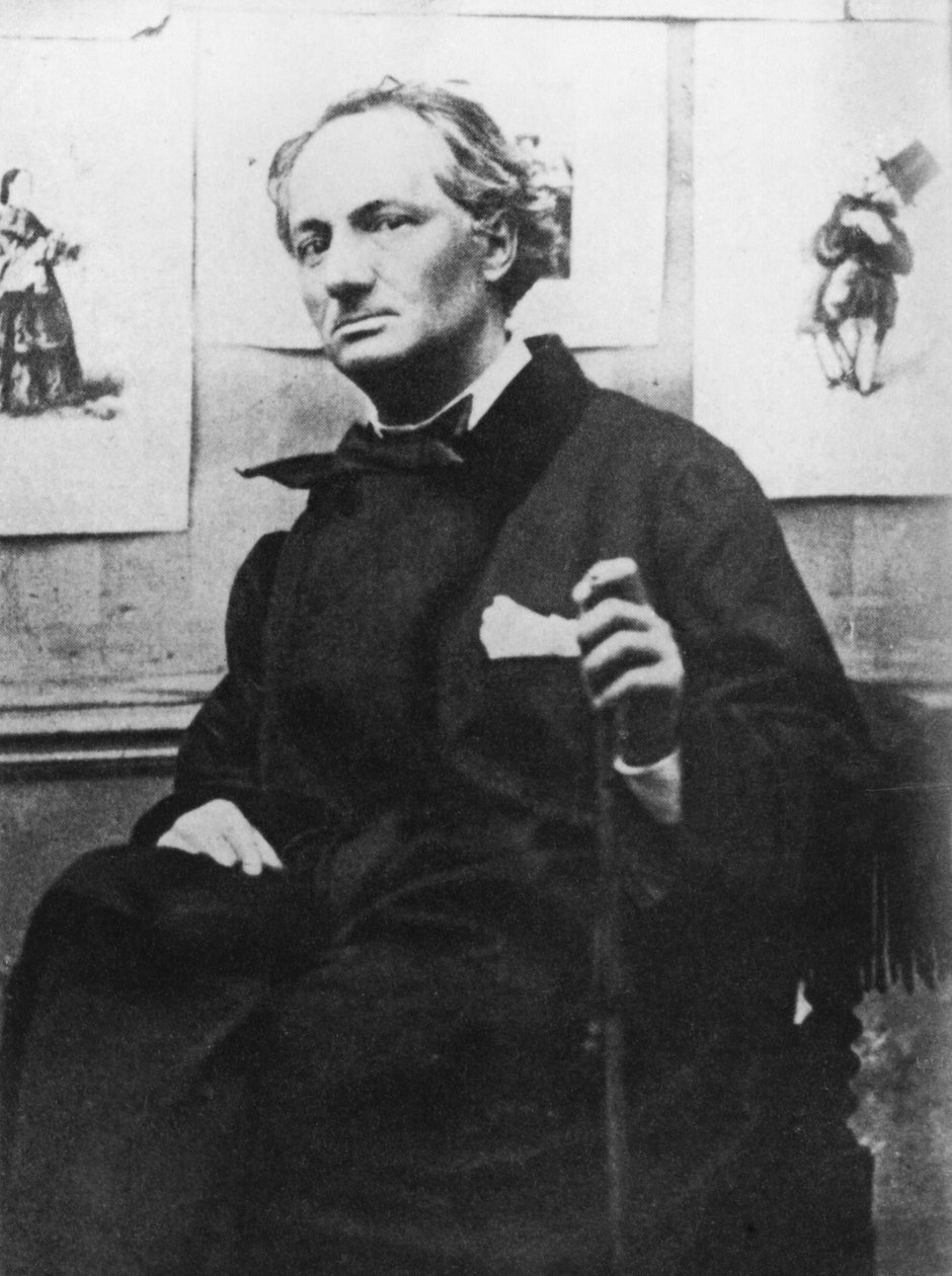 Charles Baudelaire (1821-67) avec des gravures, c.1863 - Etienne Carjat