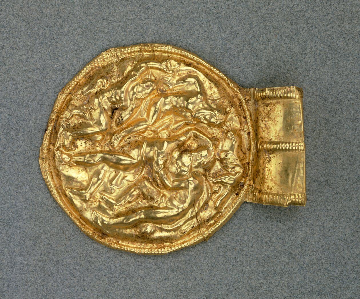 Pendentif bulla embossé. Civilisation étrusque, IVe siècle av. J.-C. - Etruscan