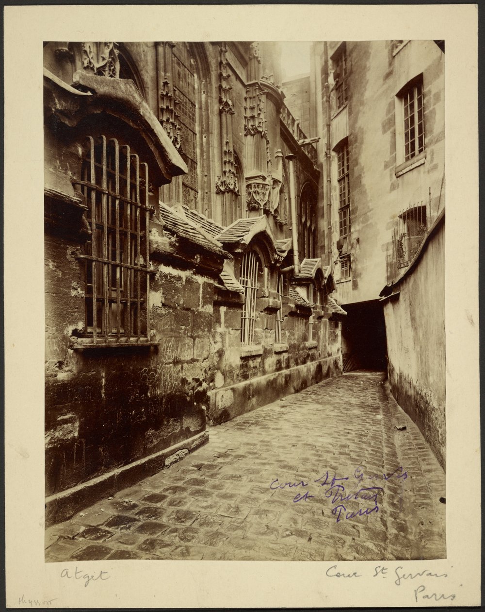 [Cour Saint Gervais et Protais] - Eugène Atget