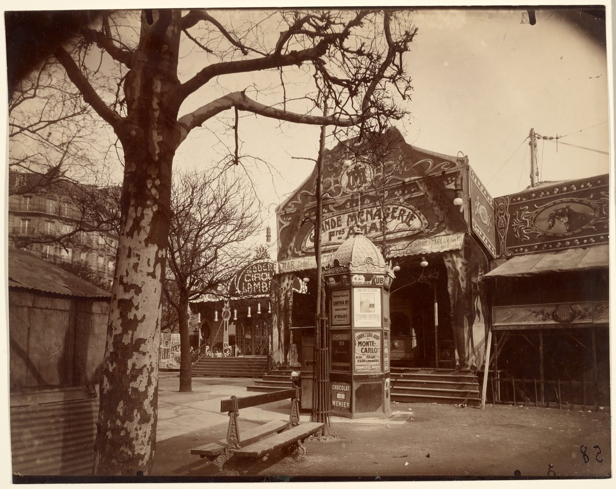 Fête Vaugirard (foire de rue et kiosque) - Eugène Atget