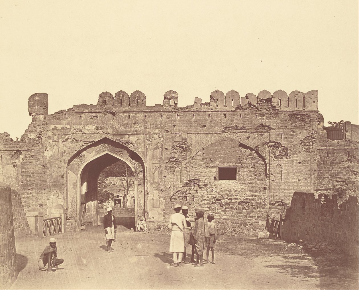 Porte de Cachemire. Vue de face - Felice Beato