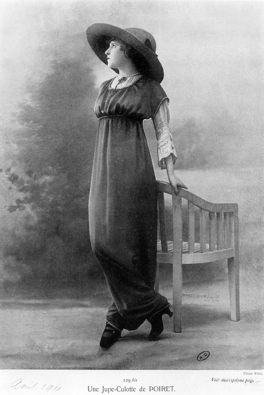 Une jupe divisée par Paul Poiret (1879-1944) avril 1911 - Felix Studio
