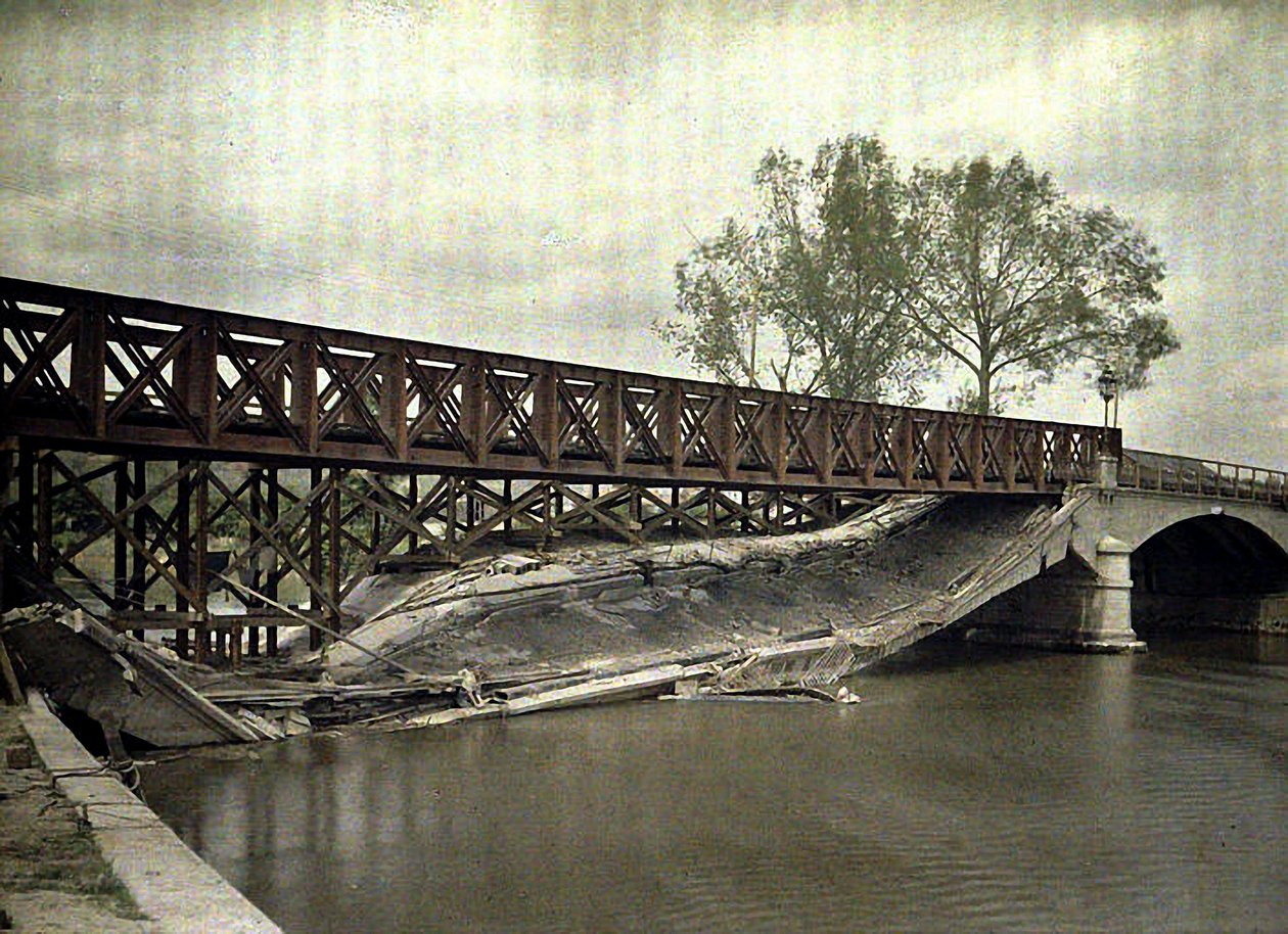 Pont détruit sur l
