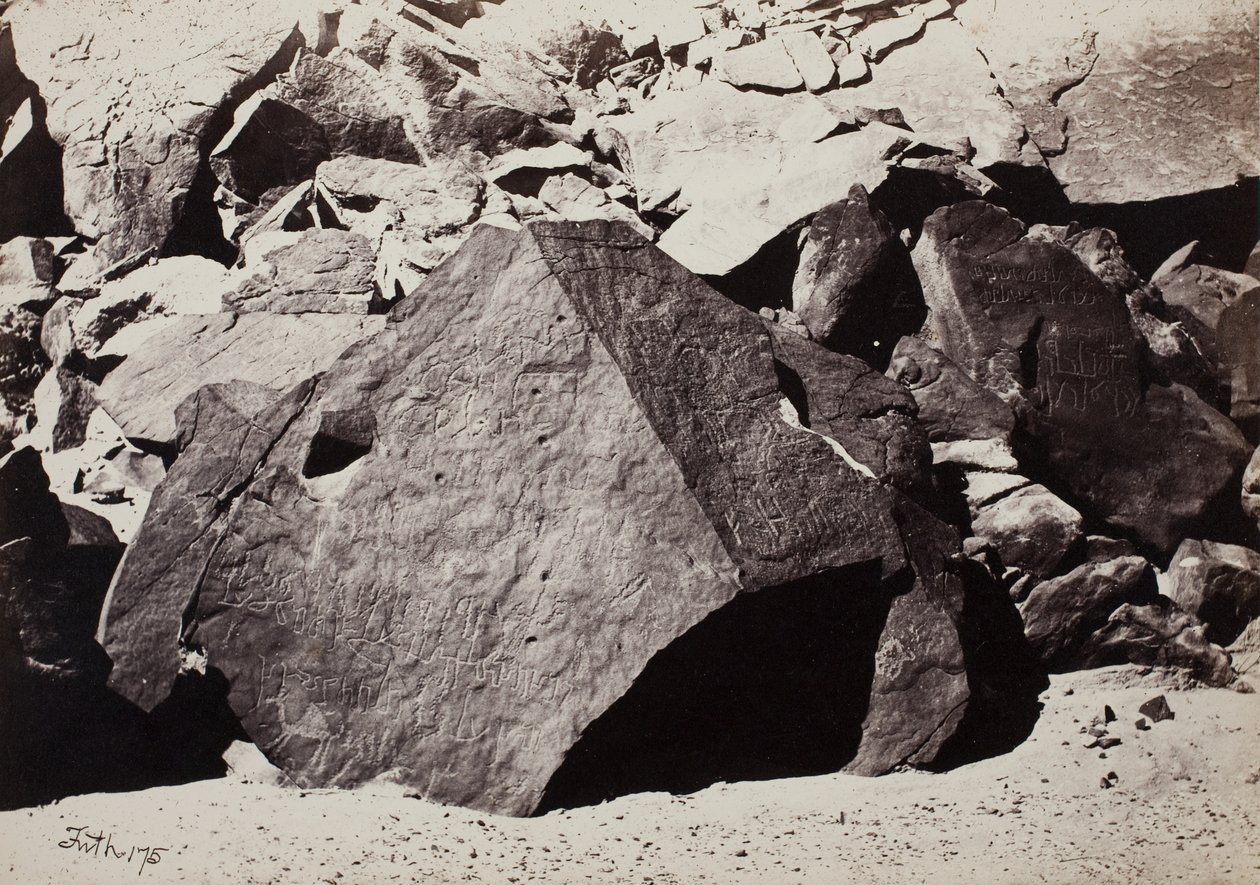 Inscriptions sinaïtiques à Wadee El-Mukattab - Francis Frith
