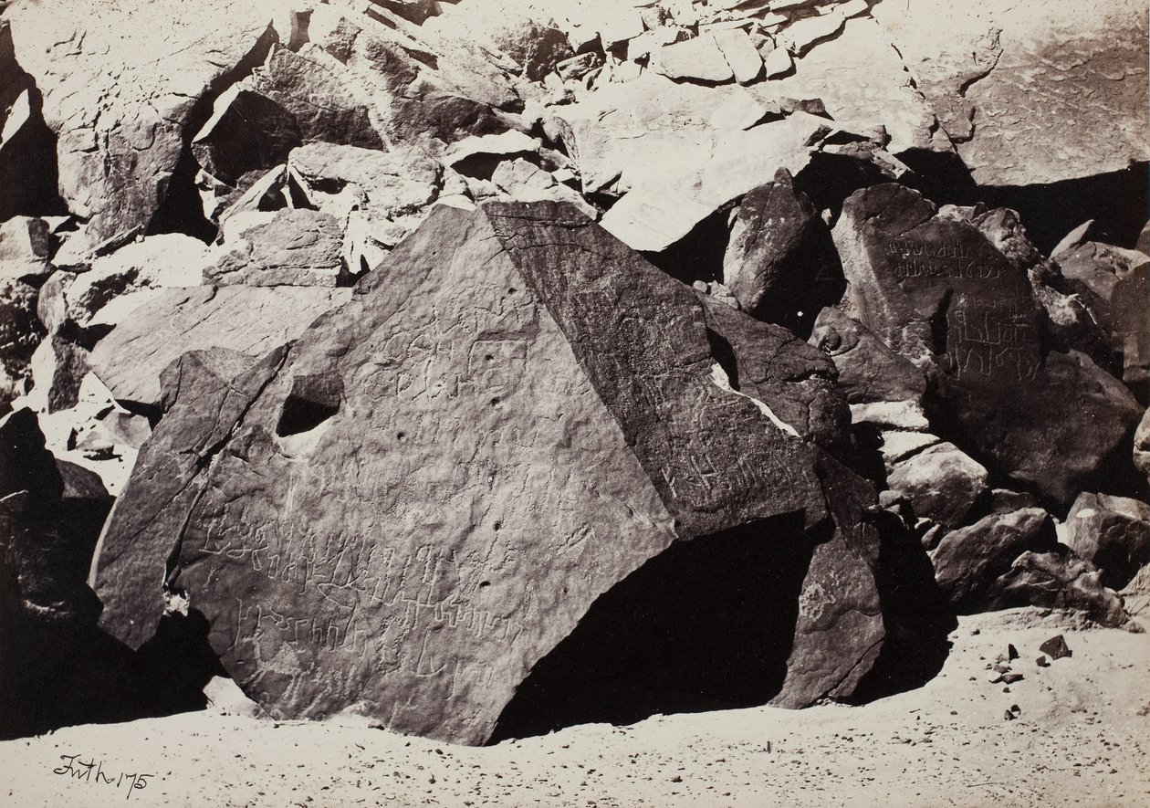 Inscriptions Sinaïtiques dans Wadee El-Mukattab, 1860 - Francis Frith