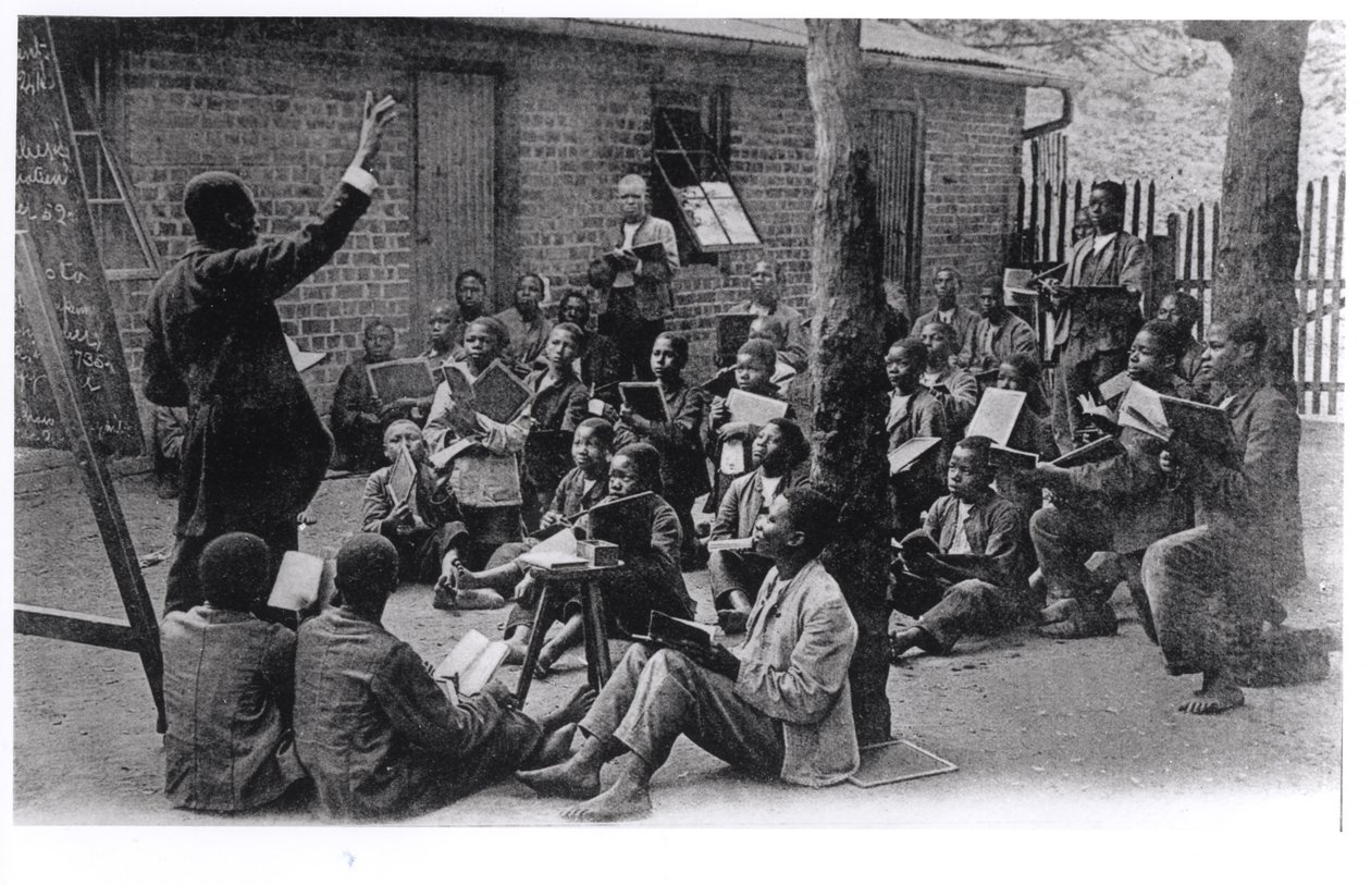 Une école en plein air en Afrique francophone, avant 1914 - French Photographer