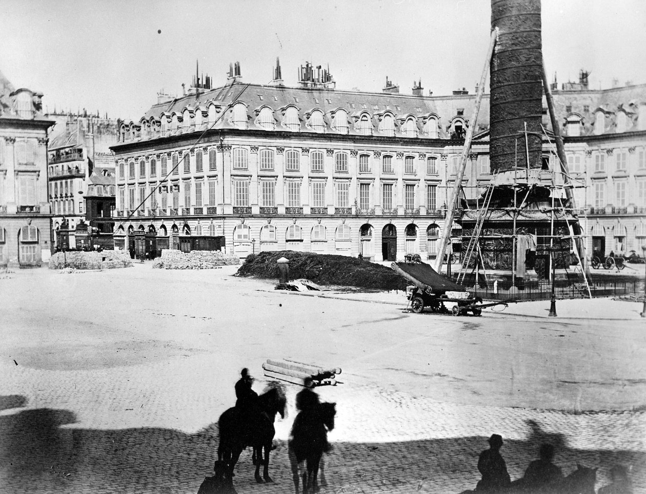 Démantèlement de la colonne Vendôme, 1871 - French Photographer