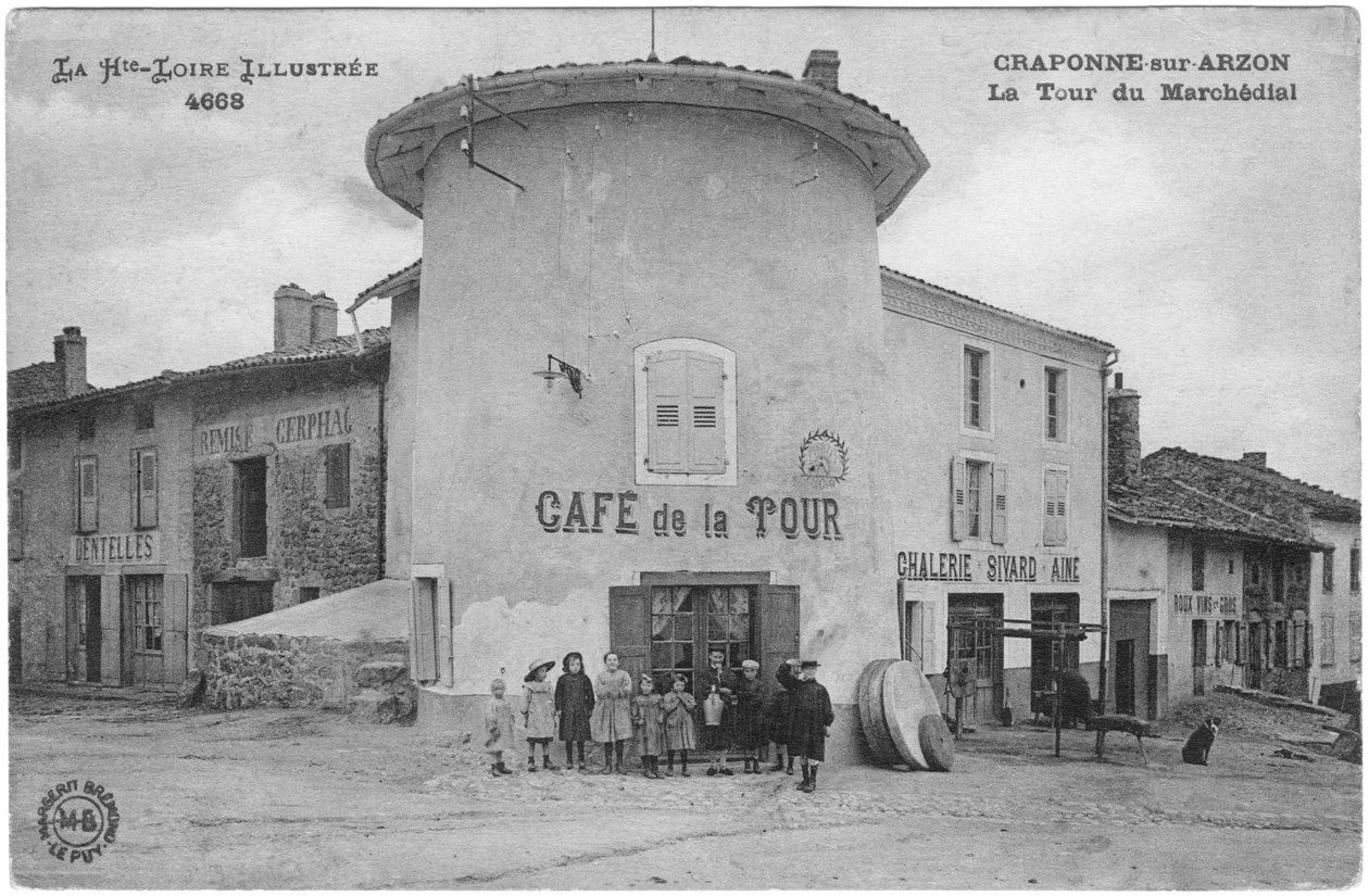 Tour Marchedial à Craponne-sur-Arzon, début du 20e siècle - French Photographer