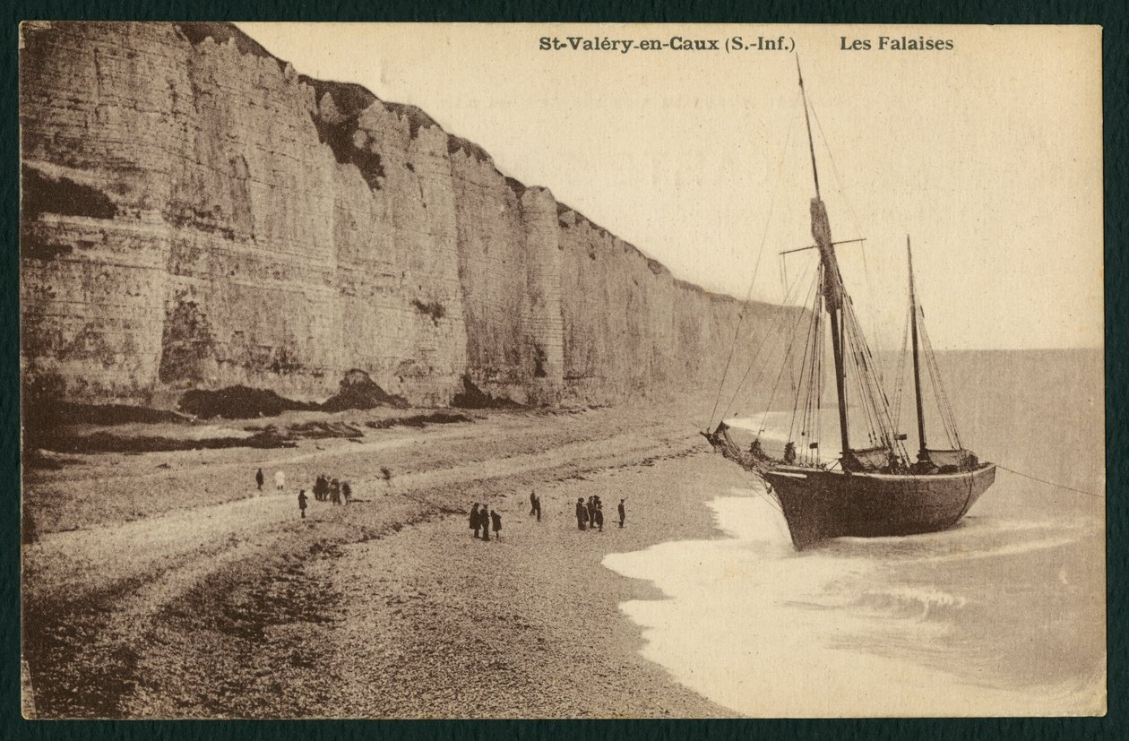 Carte postale représentant les falaises à Saint-Valery-en-Caux, vers 1900 - French Photographer
