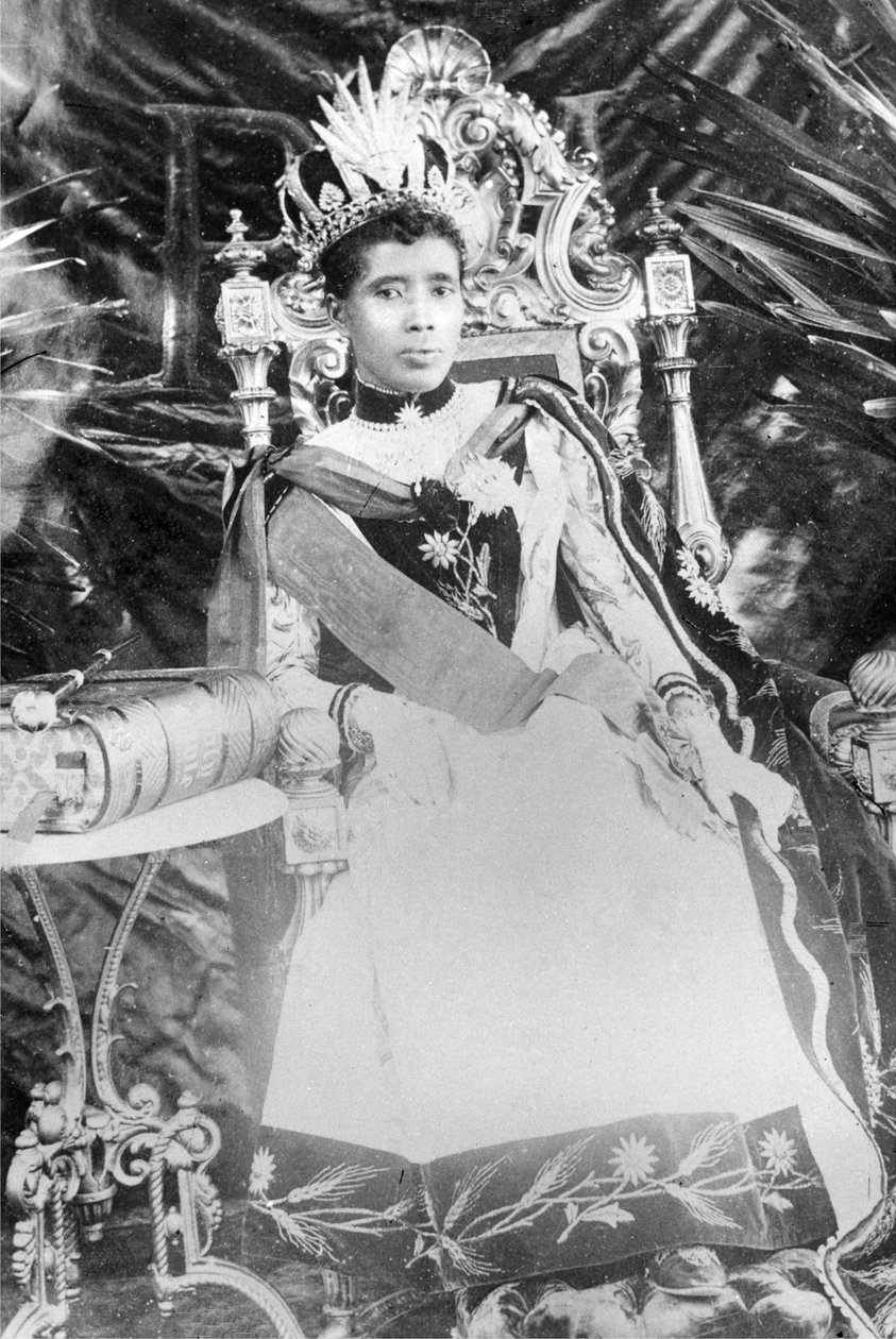 Reine Ravanalona III, vers 1890 - French Photographer