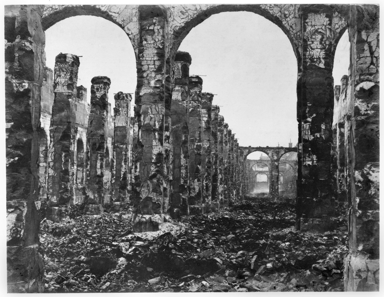 Ruines de la Cour des Comptes pendant la Commune de Paris, 1871 - French Photographer